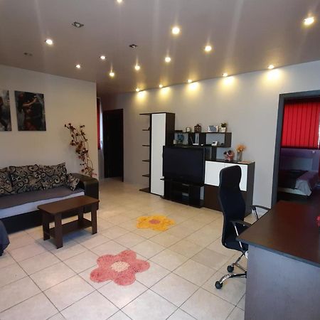 Spacious, Modern Condo In New Villa - Sleeps 6 Bucureşti Exterior foto