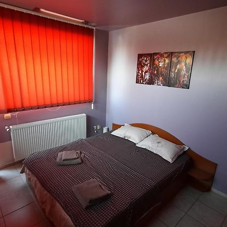 Spacious, Modern Condo In New Villa - Sleeps 6 Bucureşti Exterior foto